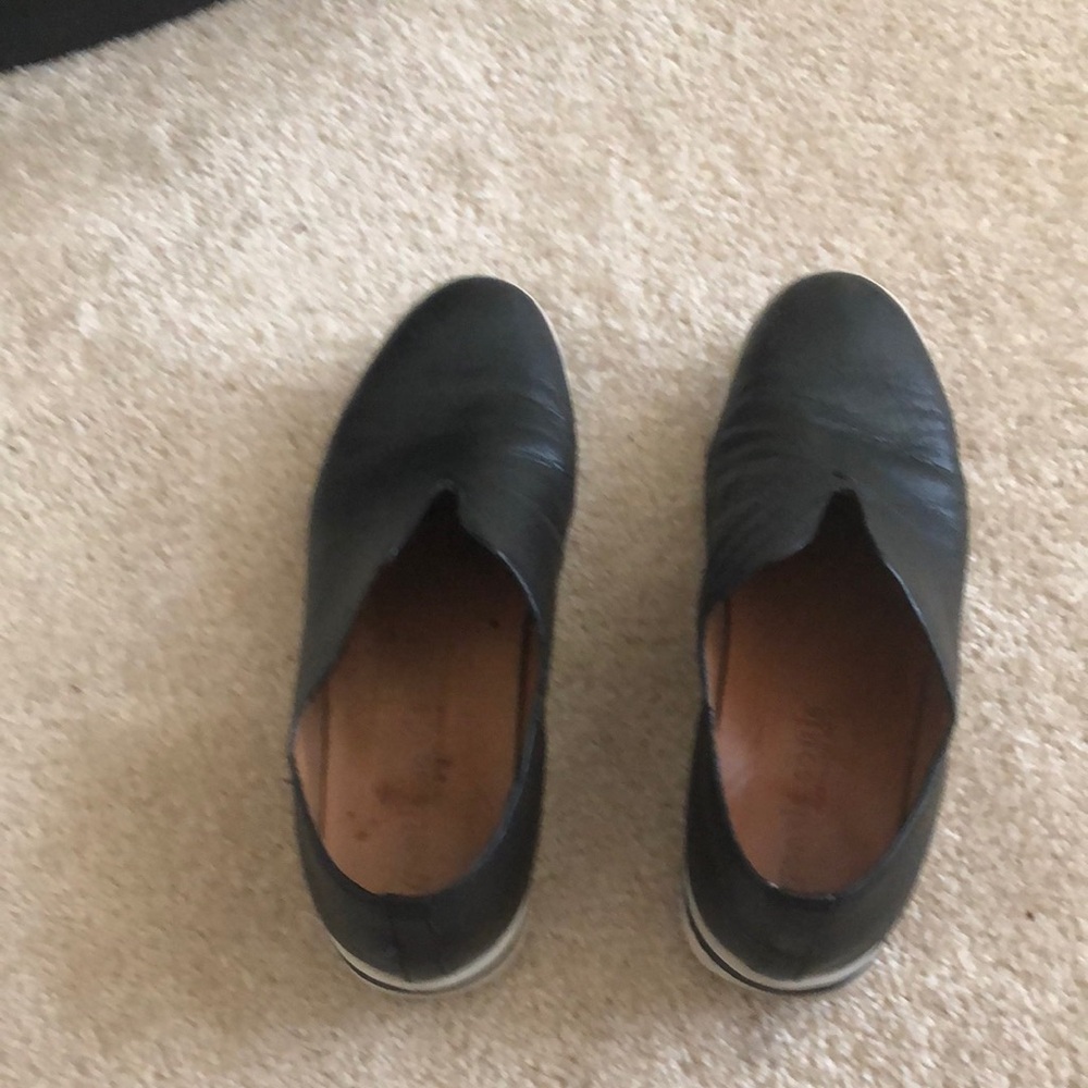 Kenneth Cole Black Slip-On Loafers Minimalist Design